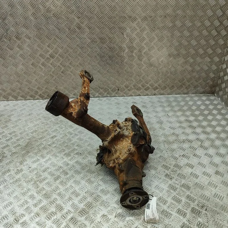 Priekšējais reduktors 411103D440