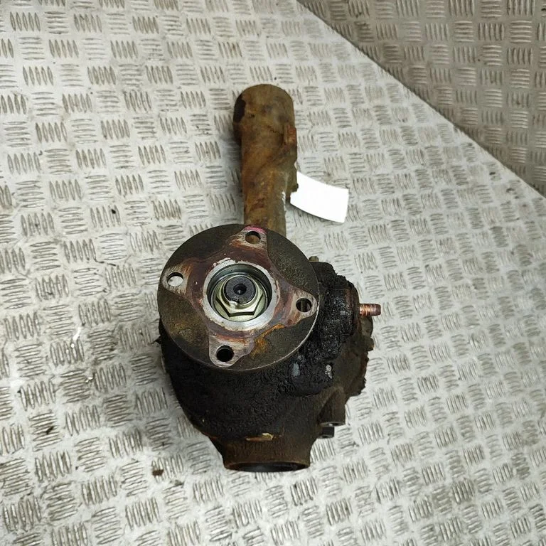 Eesmine reduktor (diferentsiaal) – Toyota Land Cruiser (J120) (2002-2009)