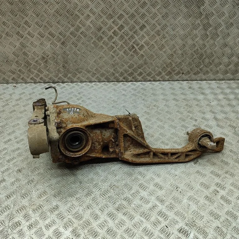 Aizmugurējais reduktors A4473500914