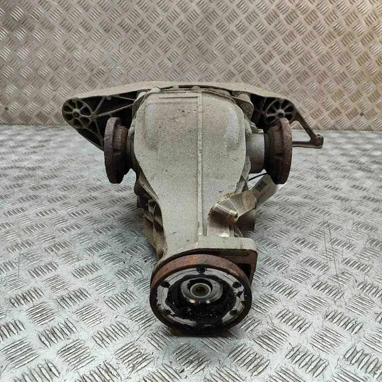 Tagumine reduktor (diferentsiaal) – Audi A7 S7 4G (2011-2017)