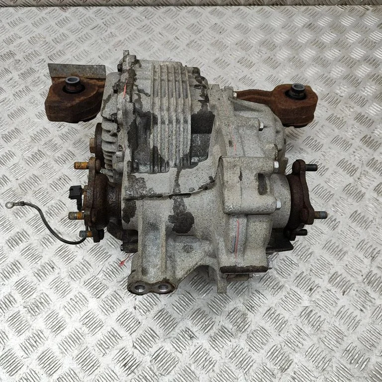 Tagumine reduktor (diferentsiaal) – Lexus RX 450H (2016-)
