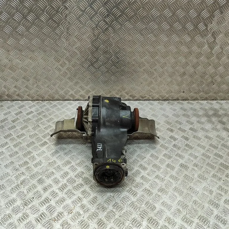 Aizmugurējais reduktors 01R525053