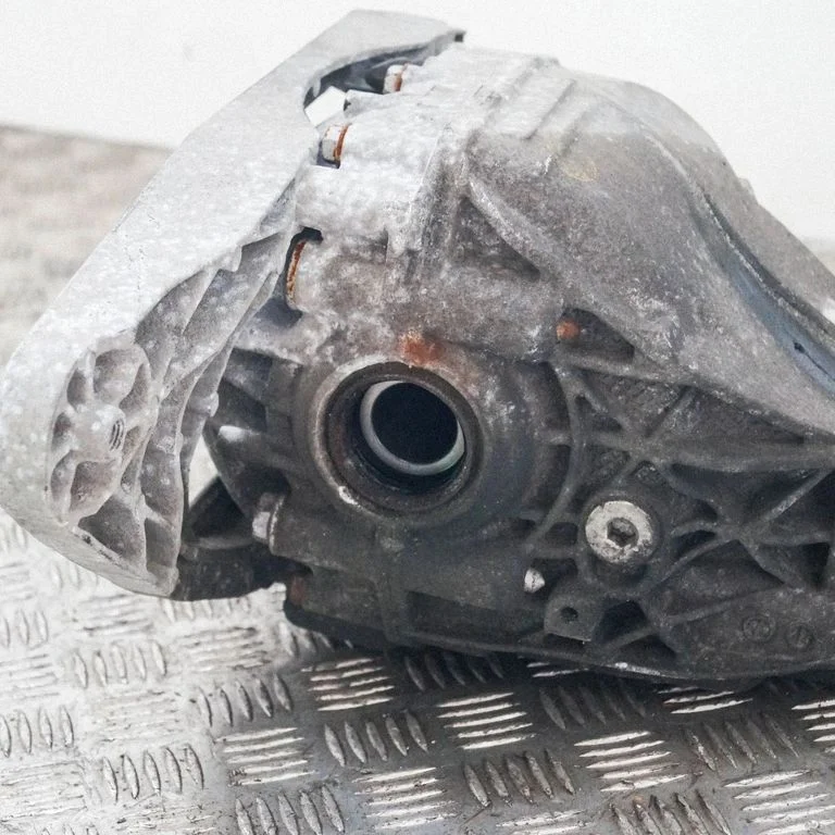 Aizmugurējais reduktors 8K0501721A