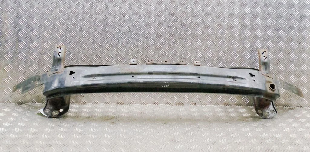 Priekšējā bampera šķērssija 865302W600