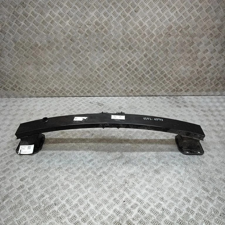 Belka zderzaka przedniego 64900R2020