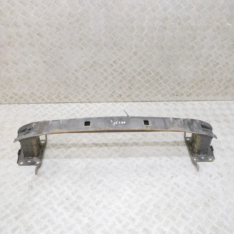 Priekšējā bampera šķērssija 3V0807109M