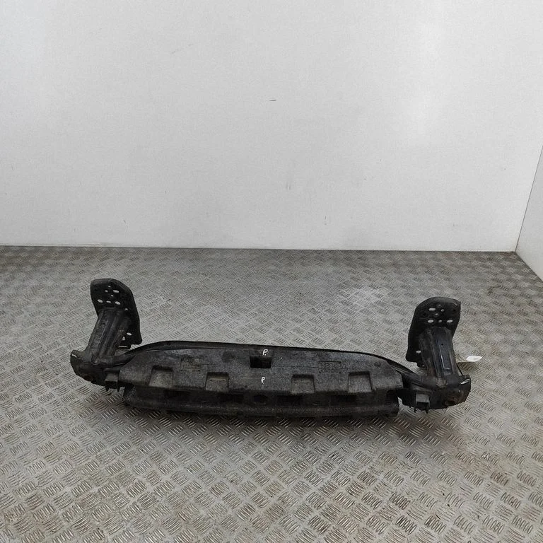 Front bumper cross member 7P5807550