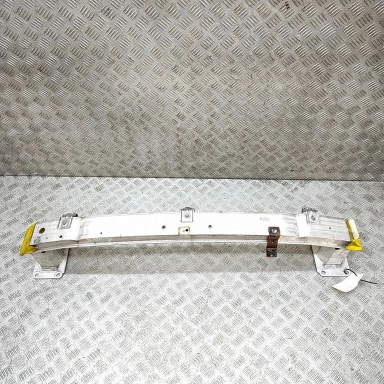 Priekšējā bampera šķērssija 9817490880