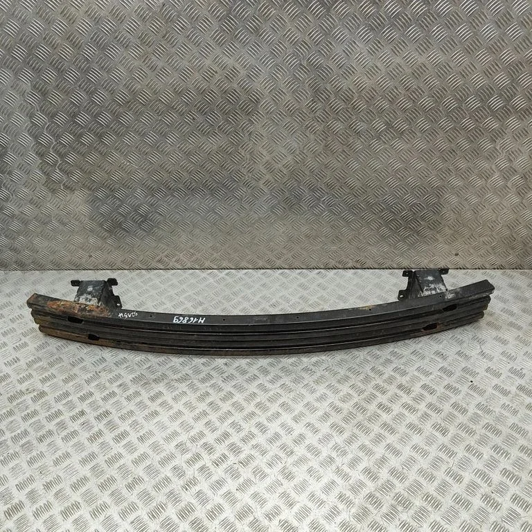 Belka zderzaka przedniego 620325SA0A