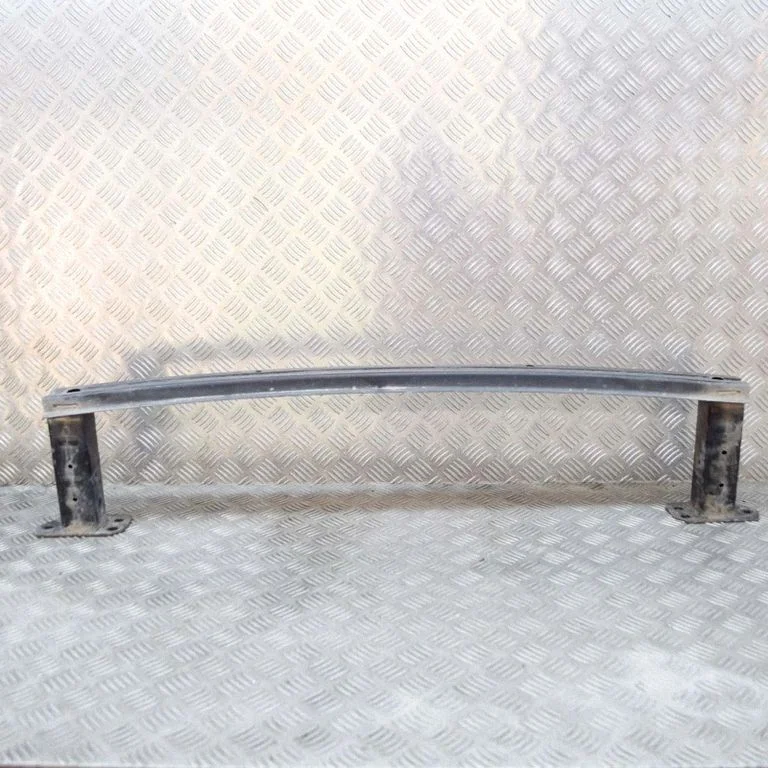 Priekšējā bampera šķērssija