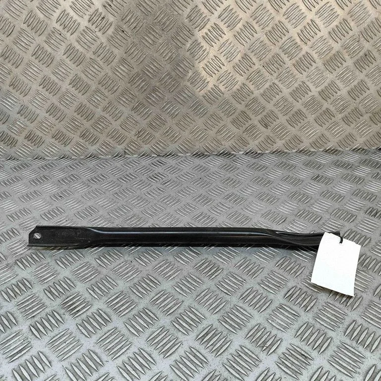 Priekšējā bampera šķērssija 4KE805645