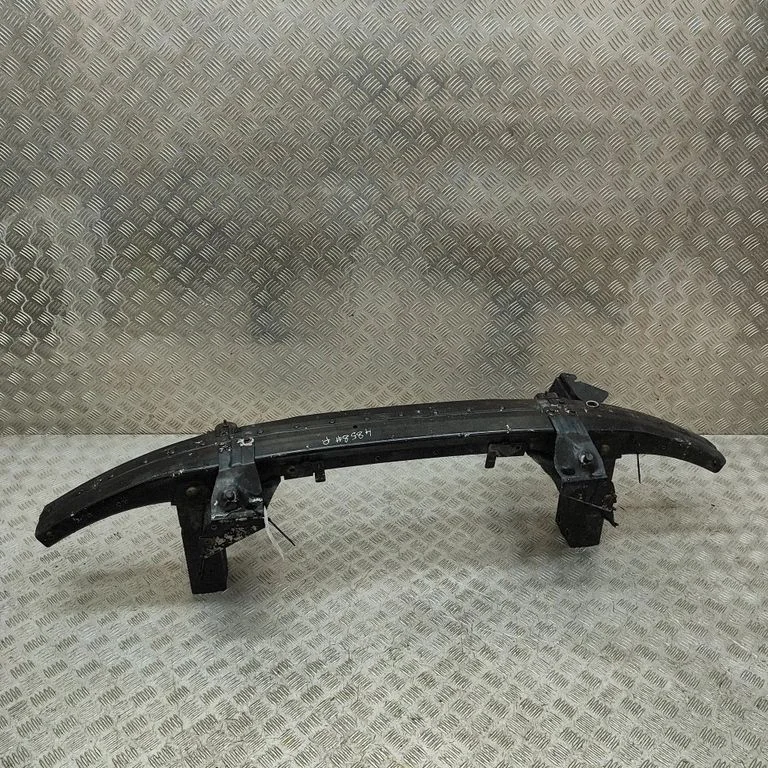 Priekšējā bampera šķērssija A2153200543