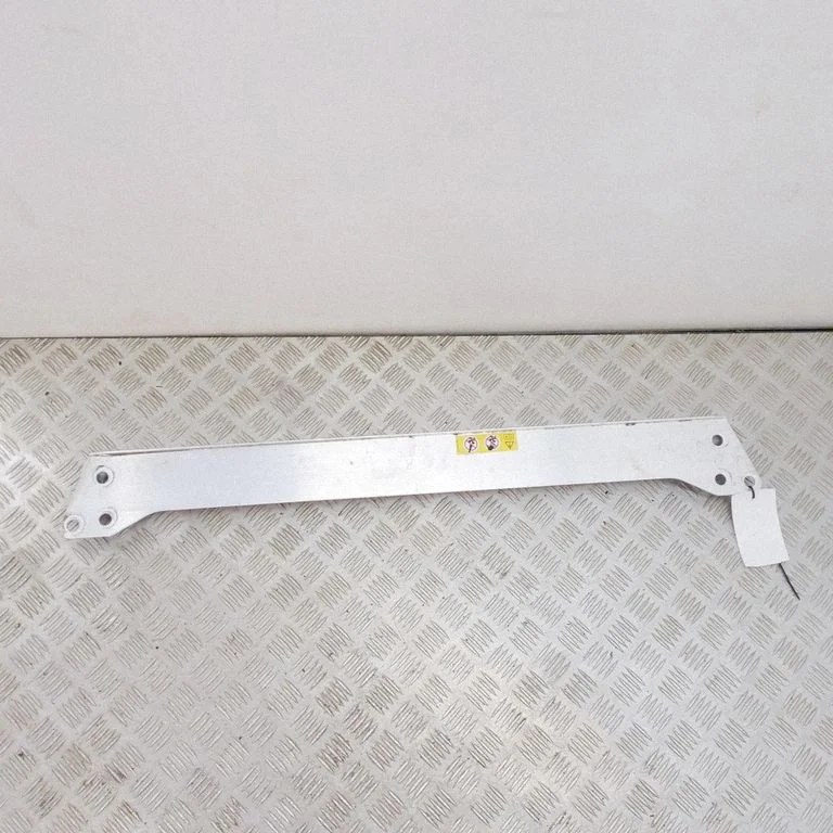 Priekšējā bampera šķērssija A2976208601