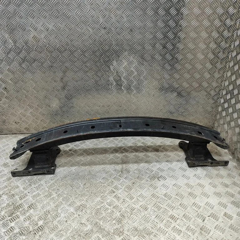 Priekšējā bampera šķērssija 149658200A