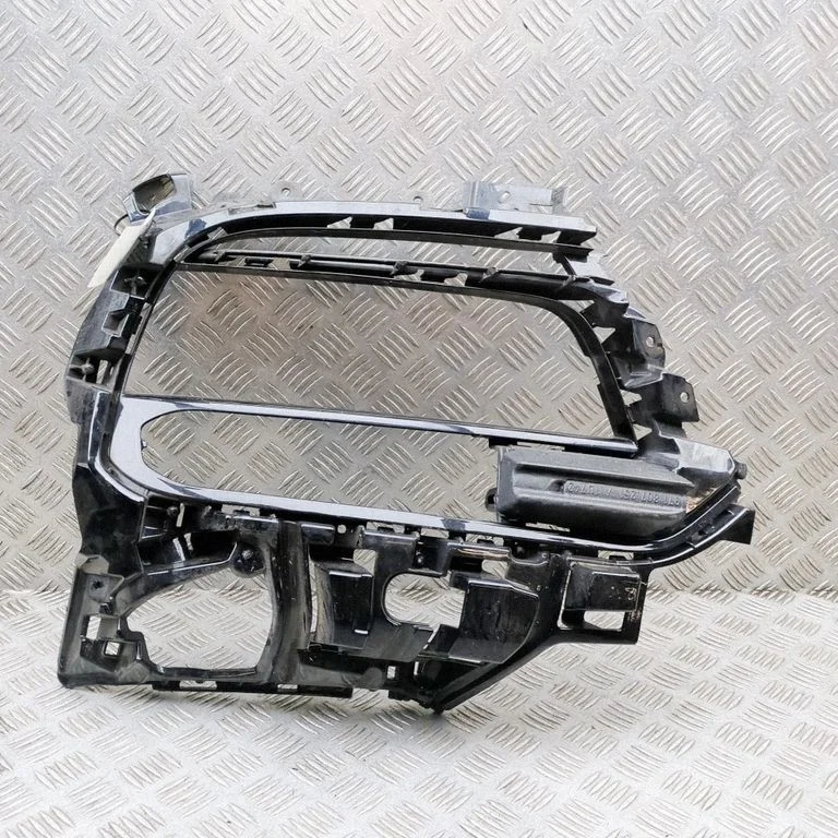 Front bumper mounting bracket 971807681C