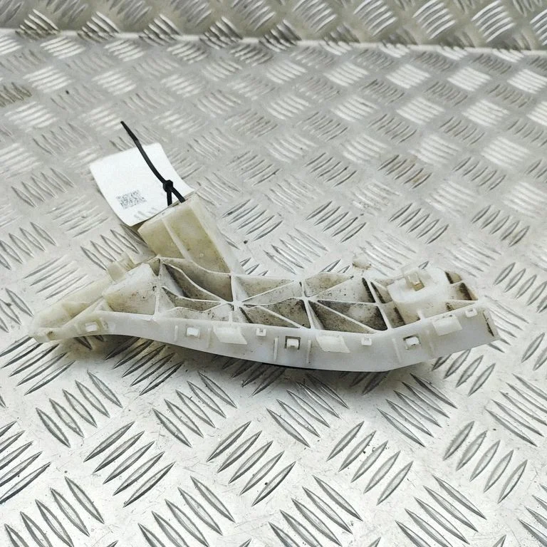 Priekšējā bampera turētājs 8980742595