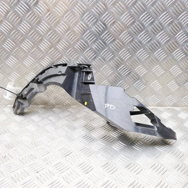 Front bumper mounting bracket 1T3807184C