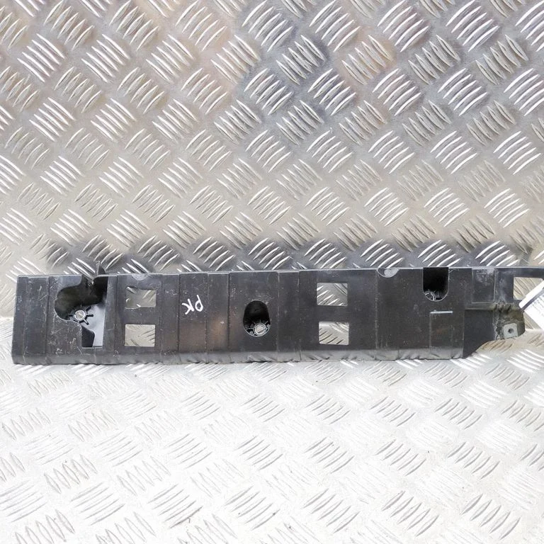 Front bumper mounting bracket 1T3854509