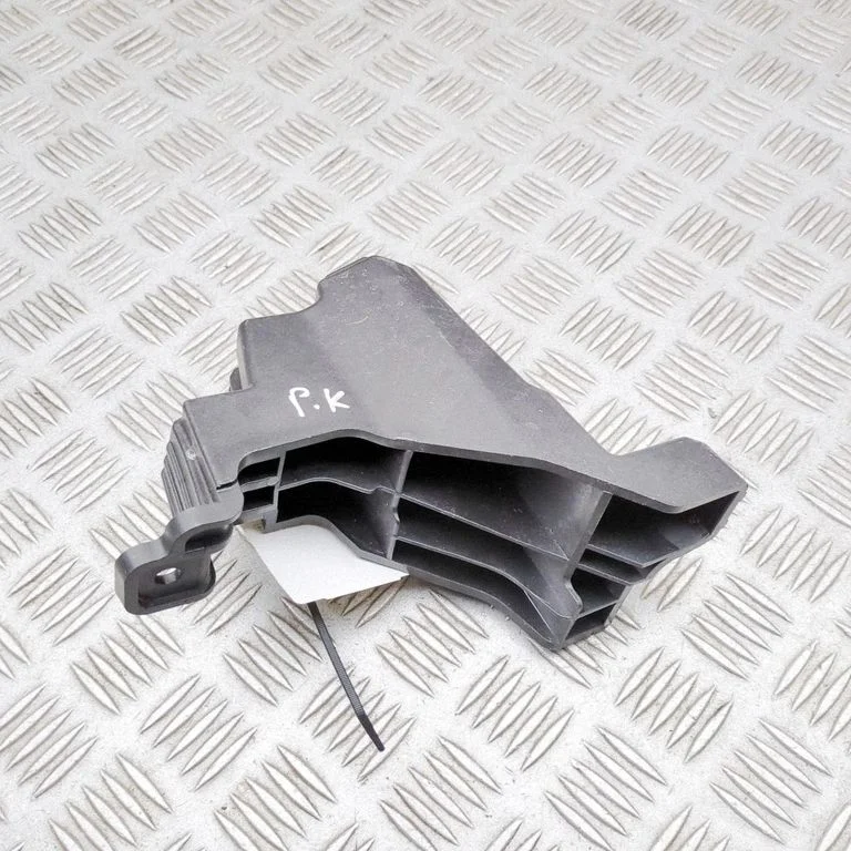 Front bumper mounting bracket 865B1CV000