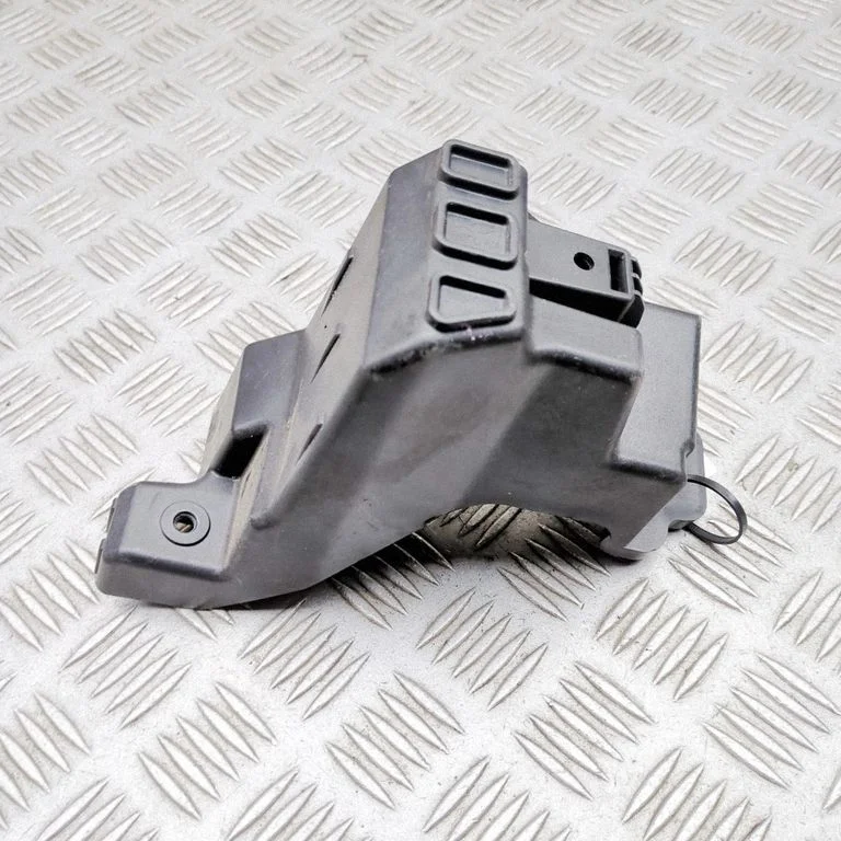 Front bumper mounting bracket 865B2CV000