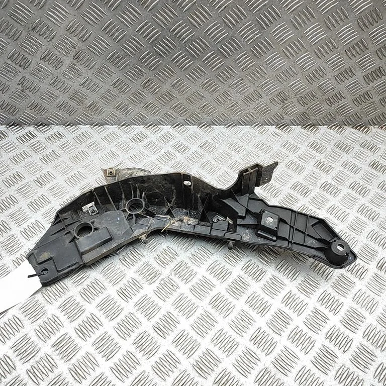 Priekšējā bampera turētājs 1391283080