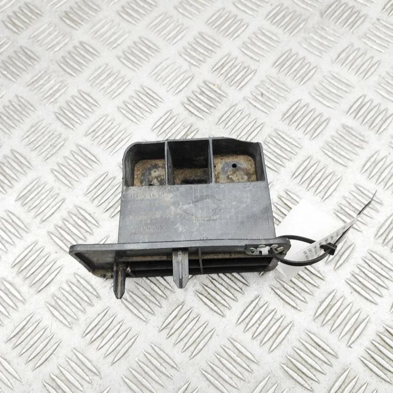 Priekšējā bampera turētājs 2216958X