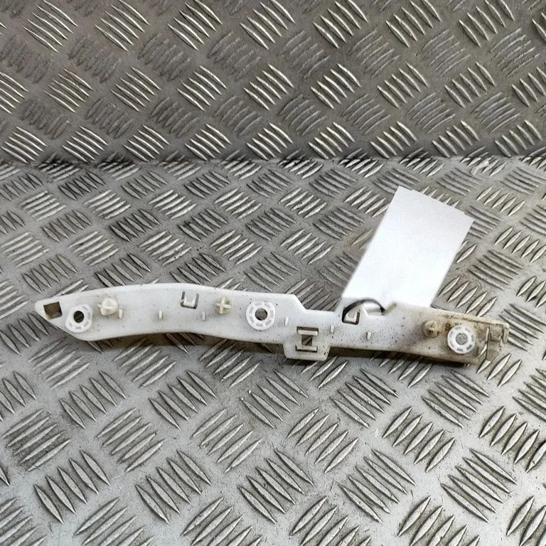 Priekšējā bampera turētājs 9821847180