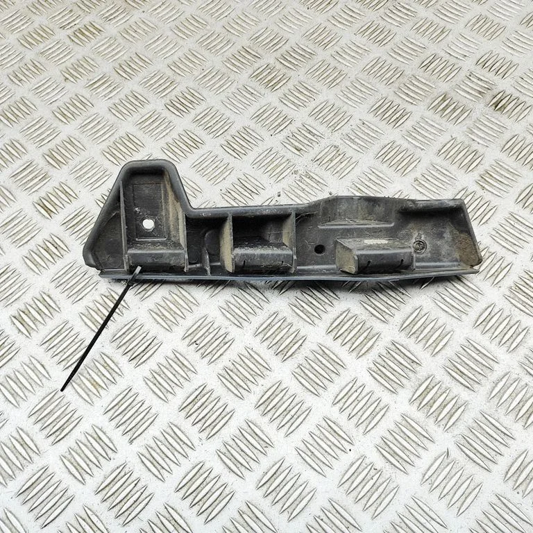 Priekšējā bampera turētājs 960160002R