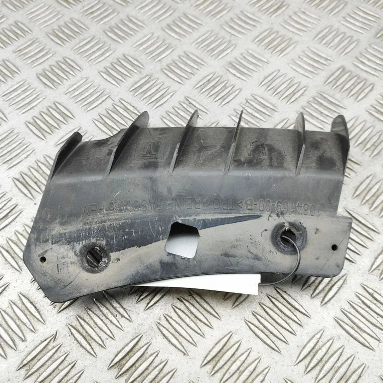 Priekšējā bampera turētājs 108416900B