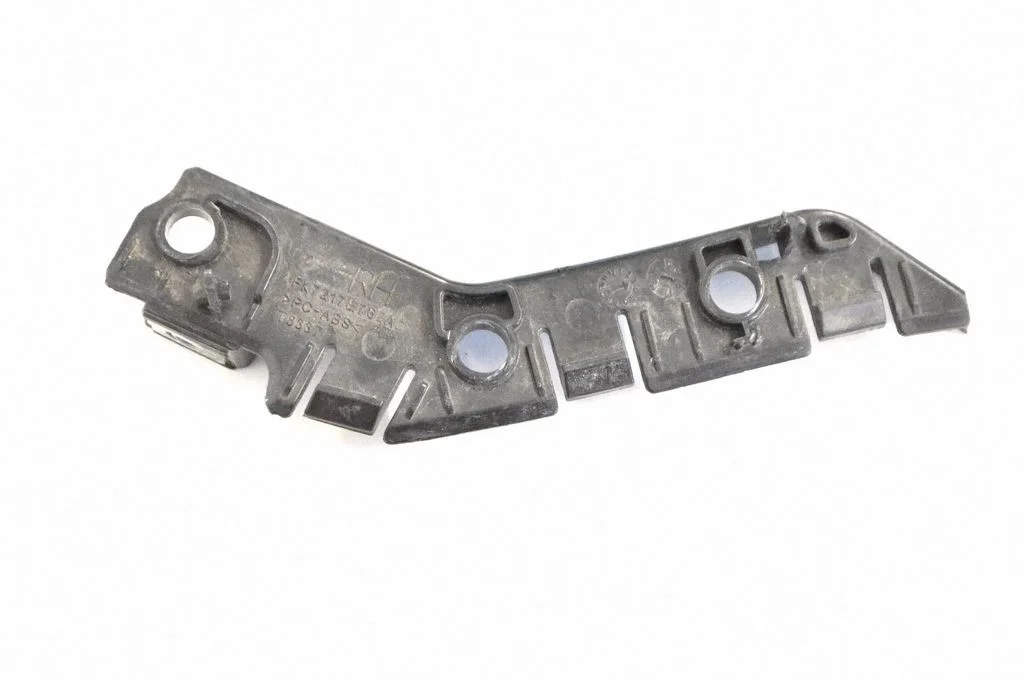 Priekšējā bampera turētājs FK7217E762AC