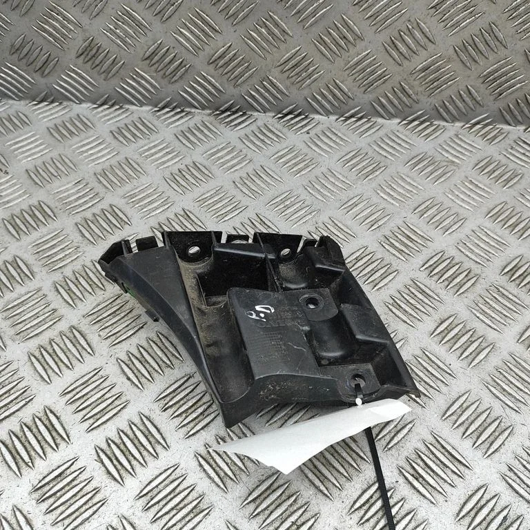 Esistange kinnitusklamber 31395102
