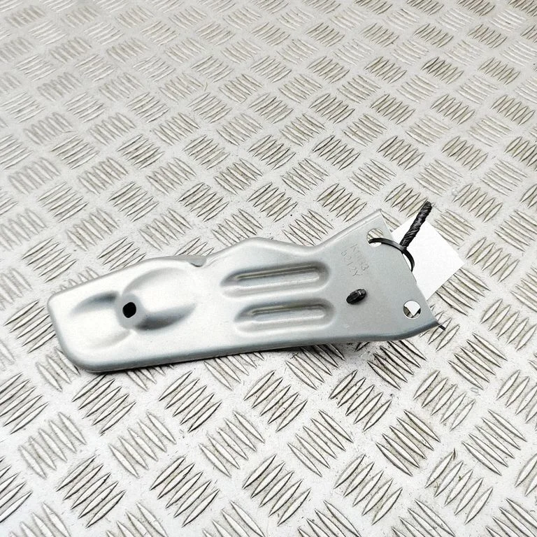 Priekšējā bampera turētājs KBB35212Y