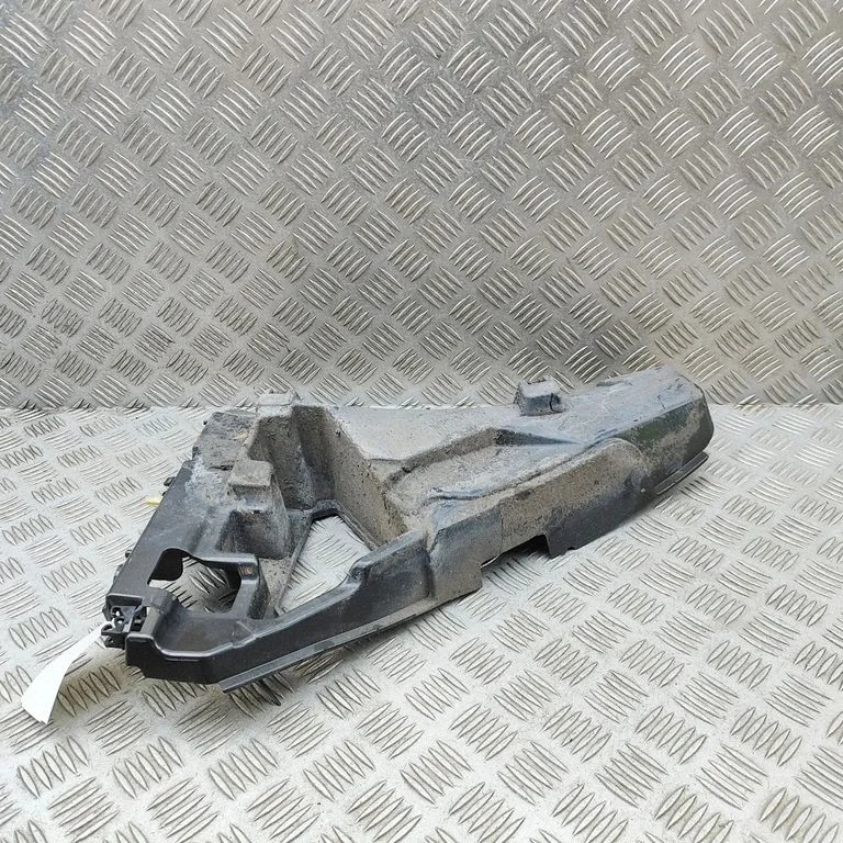 Priekšējā bampera turētājs JK2117D958AC