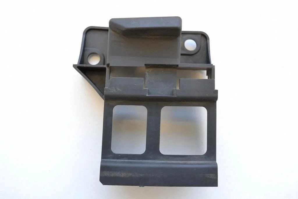 Esistange kinnitusklamber – Mercedes-Benz Sprinter W906 (2006-2018)