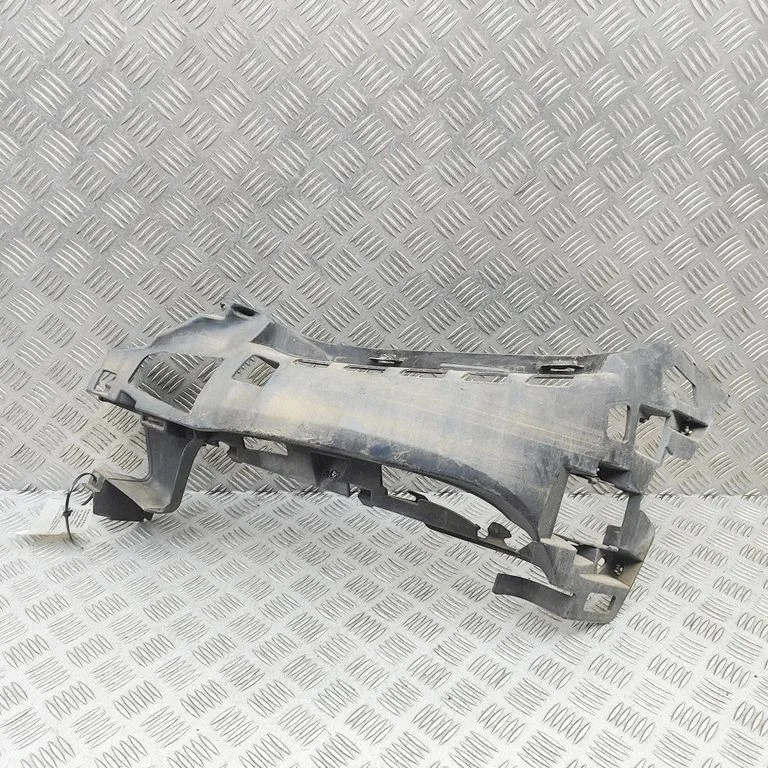Priekšējā bampera turētājs A2138850965