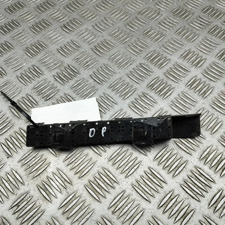 Priekšējā bampera turētājs 57707SG020