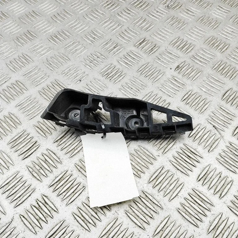 Priekšējā bampera turētājs 5C6807183A