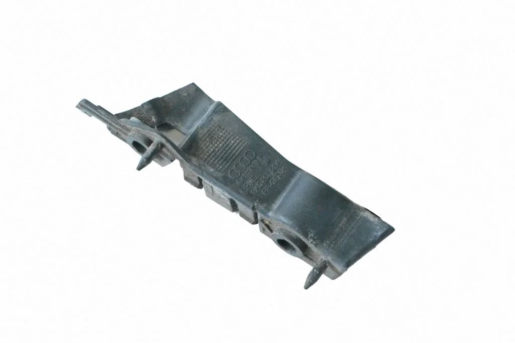Priekšējā bampera turētājs 8K0807284