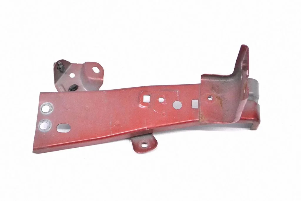 Front bumper mounting bracket – left