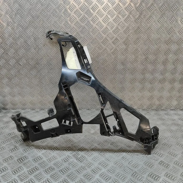Priekšējā bampera turētājs A2958853300