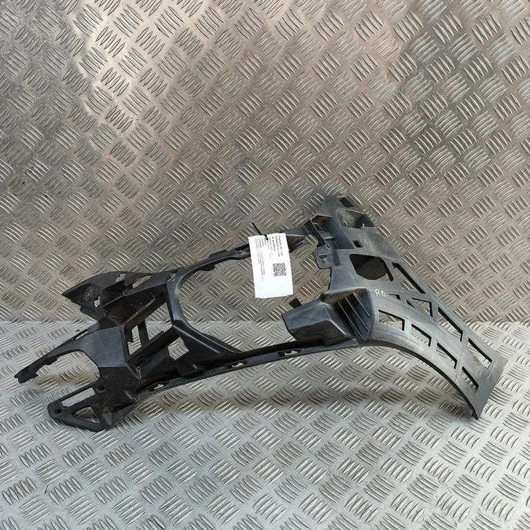 Priekšējā bampera turētājs A2128853865