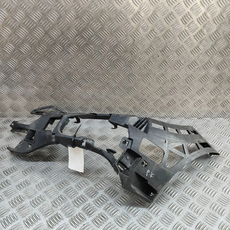 Priekšējā bampera turētājs A2128853765