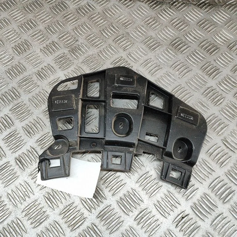 Priekšējā bampera turētājs 9826693980