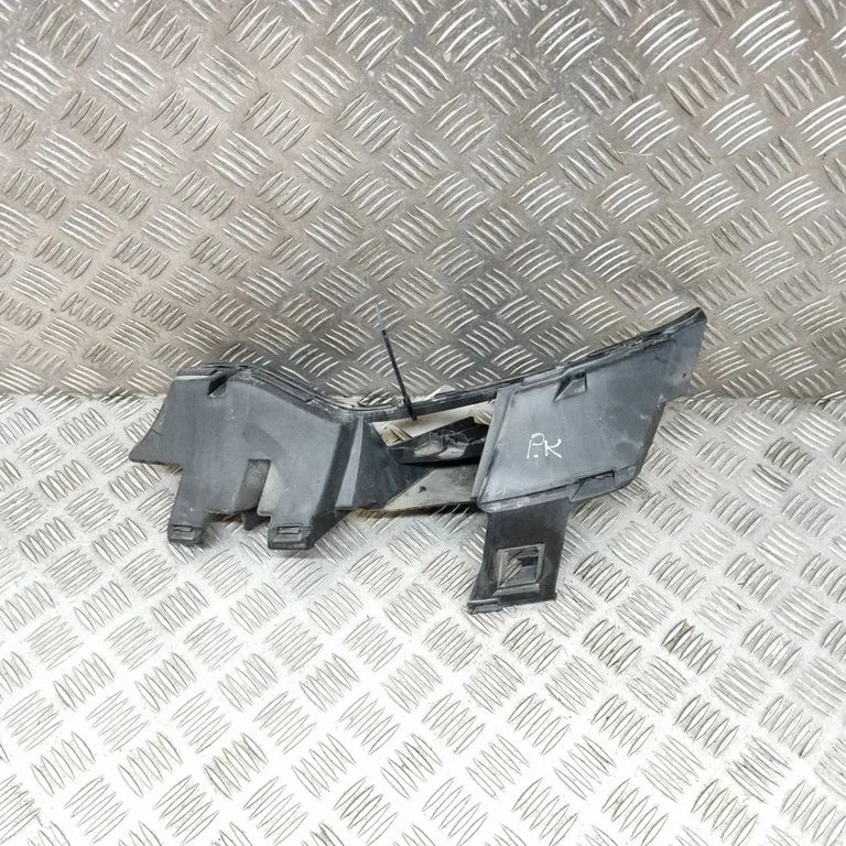 Priekšējā bampera turētājs HY3217C863AA