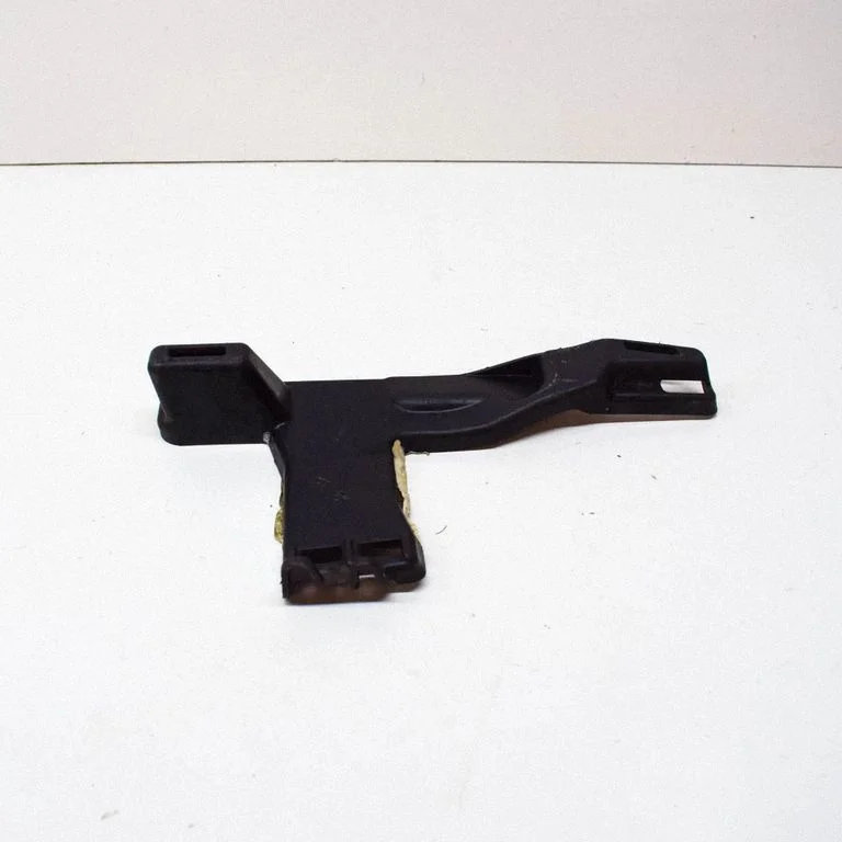 Front bumper mounting bracket – Mercedes-Benz E-Class C207 W207 (2009-2017)