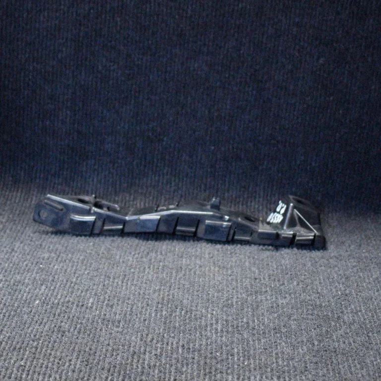 Front bumper mounting bracket – KIA Ceed (2006-2012)