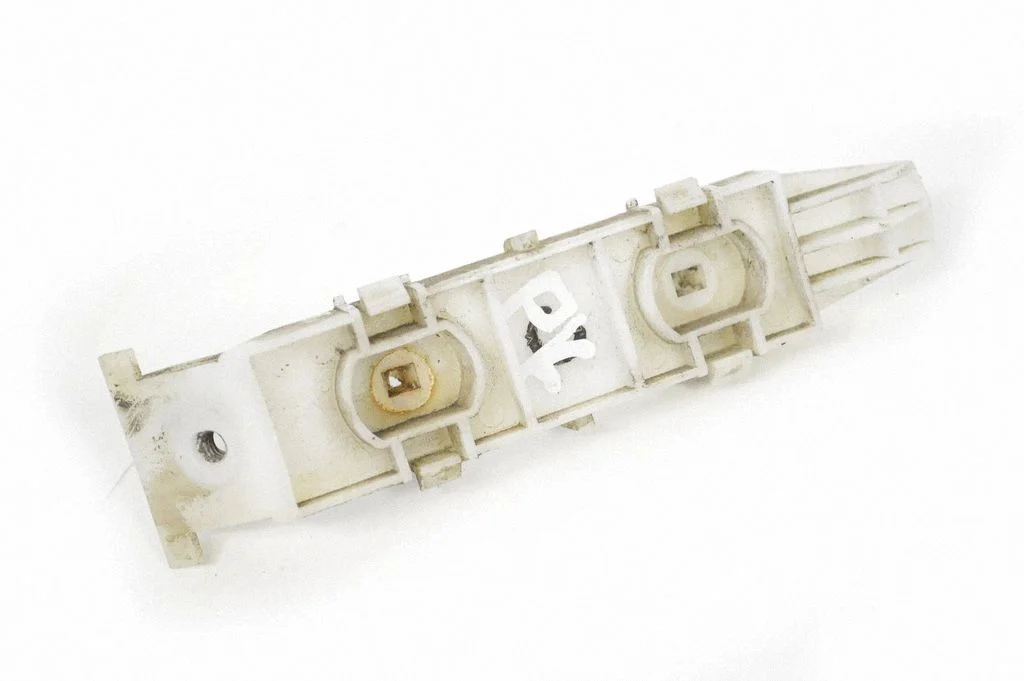 Priekšējā bampera turētājs NF22ASP