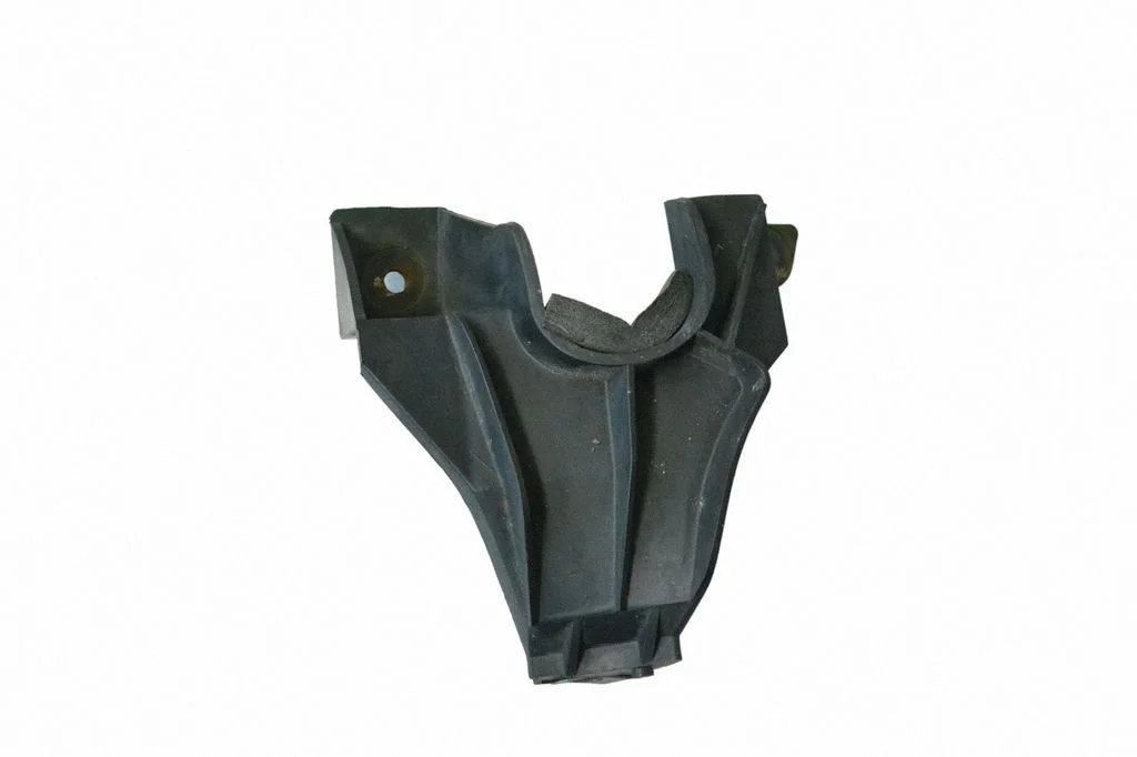 Front bumper mounting bracket XR8317A794