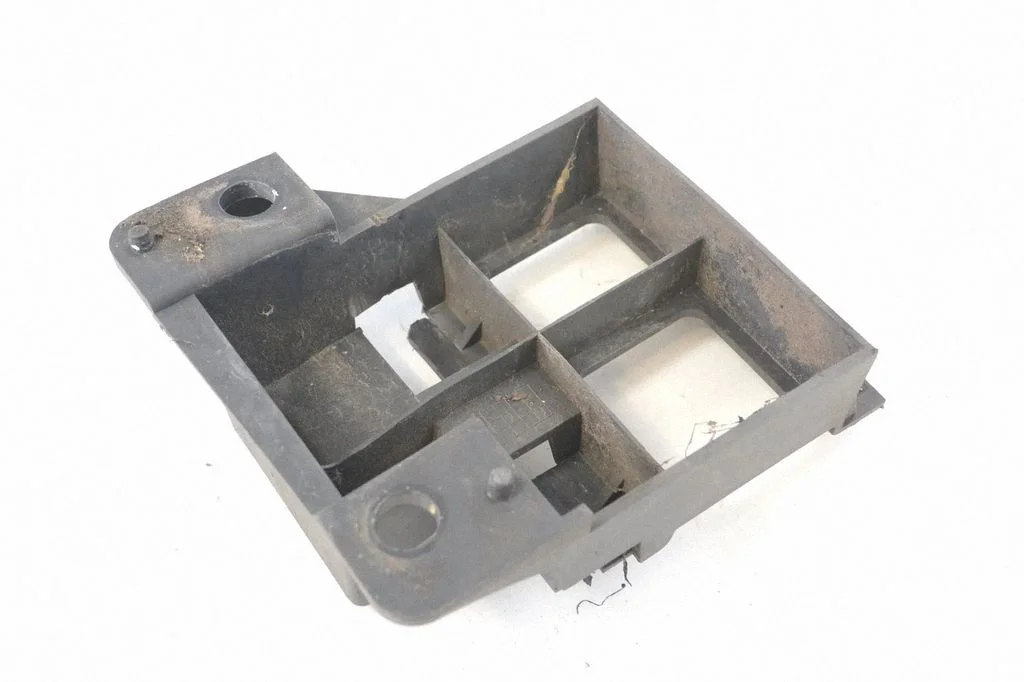 Priekšējā bampera turētājs A9068850163
