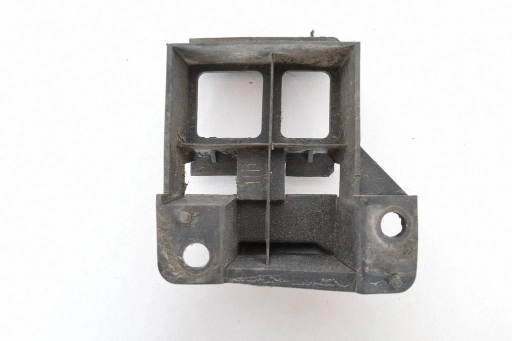Esistange kinnitusklamber – Mercedes-Benz Sprinter W906 (2006-2018)